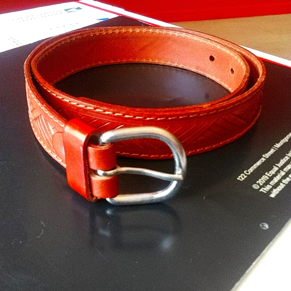 Vero Cuoio Italian leather size30-32 in $28 + free - Picture 1 of 7